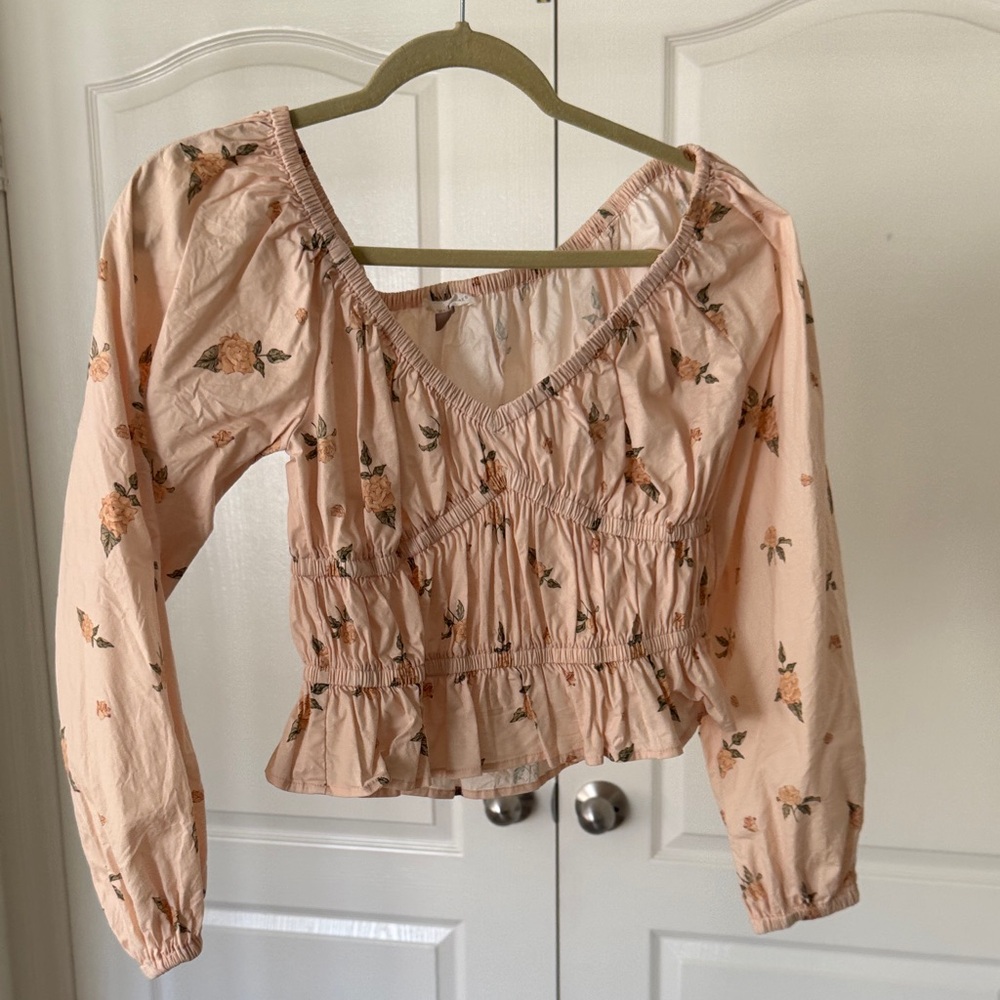 Ruffled Floral V-Neck Blouse in Light Pink